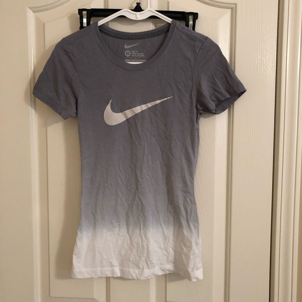 Nike tee xs